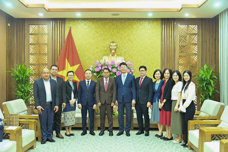 Thứ trưởng Nguyễn Thanh Tịnh tiếp Đoàn công tác của Học viện Tư pháp Quốc gia Lào